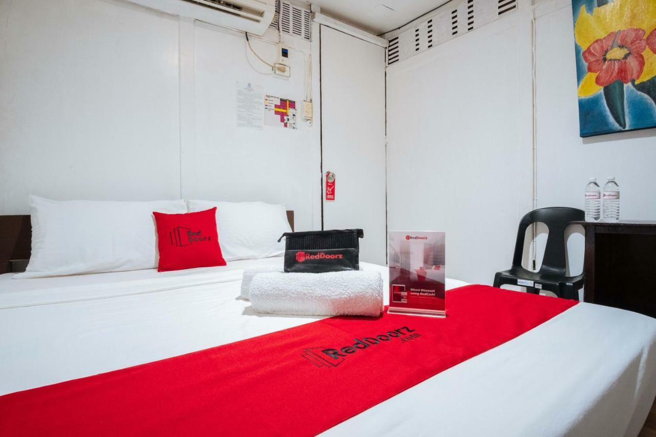 เรดดอร์ซ แอท ดาวน์ทาวน์ บาโกลอด Hotel บาโคลอด ภายนอก รูปภาพ