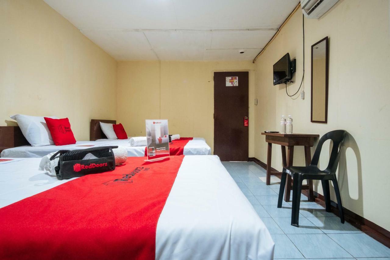 เรดดอร์ซ แอท ดาวน์ทาวน์ บาโกลอด Hotel บาโคลอด ภายนอก รูปภาพ
